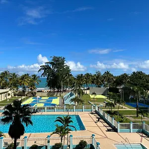  Apartment & Ocean Breeze